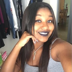 Meet your Posher, Alexis